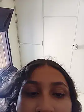 Lia Foz online show from July 2026 08:01:01 PM
