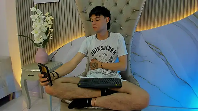 Luucky Strike online show from July 2026 03:42:01 AM