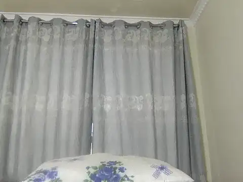 itsreina online show from July 2026 12:01:02 PM