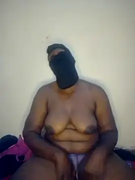 queenofbeautyss online show from July 2026 01:57:02 PM