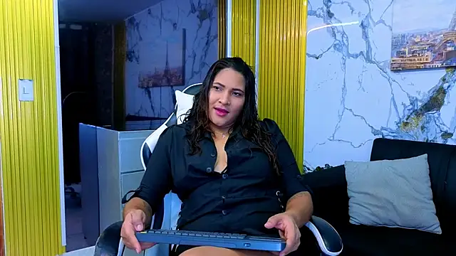 Valentina Lopez pm online show from July 2026 04:36:02 PM