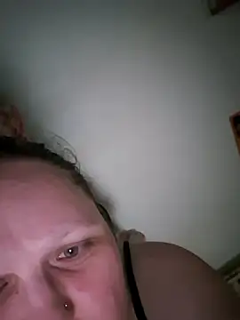 Mellegirl online show from July 2026 02:47:02 PM