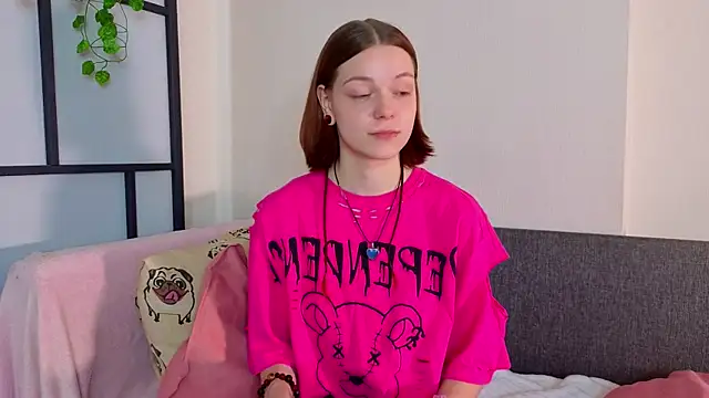 YaelHoughtling online show from July 2026 12:48:02 PM