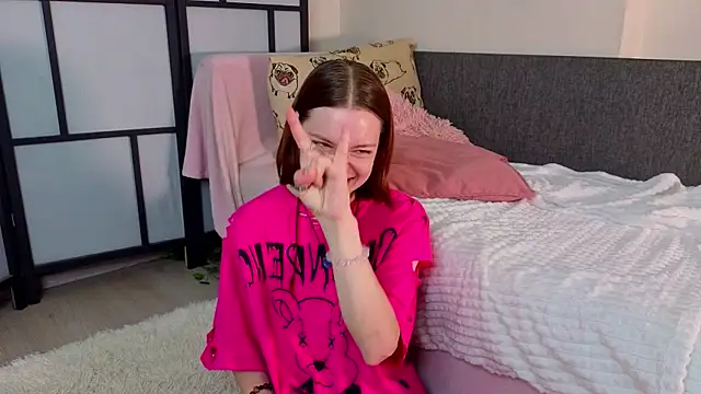 YaelHoughtling online show from July 2026 04:39:33 PM