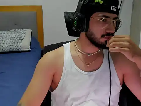 Thiagox2002 online show from July 2026 01:41:02 AM