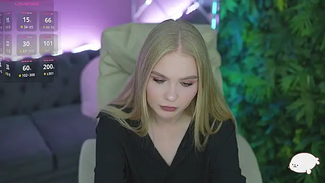 LeylaReeds online show from July 2026 06:33:02 AM