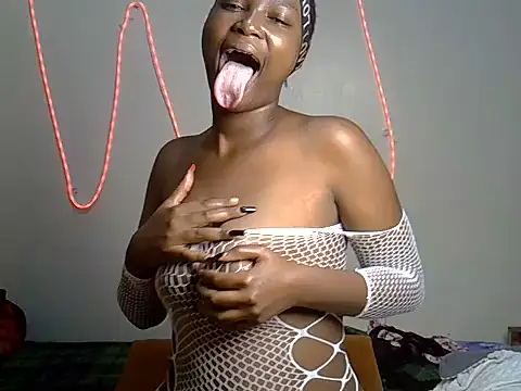 Lunarluxee online show from July 2026 02:21:02 AM