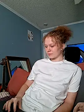 Snapshot of MaddieBoo1 chatting on July 2026 04:10:02 PM MaddieBoo1 online show from July 2026 04:10:02 PM
