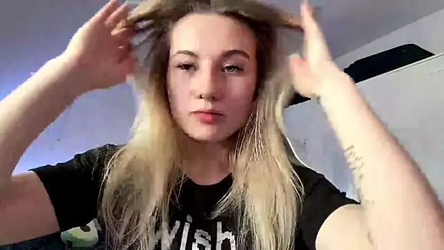 tutsiecutie online show from July 2026 11:06:02 AM