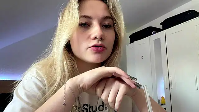 tutsiecutie online show from July 2026 11:05:01 AM