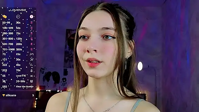 Aura Lune  online show from July 2026 04:04:02 PM