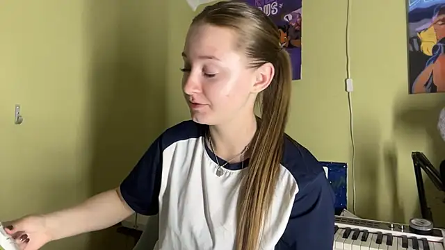 NovellaLabrode online show from July 2026 10:17:02 PM