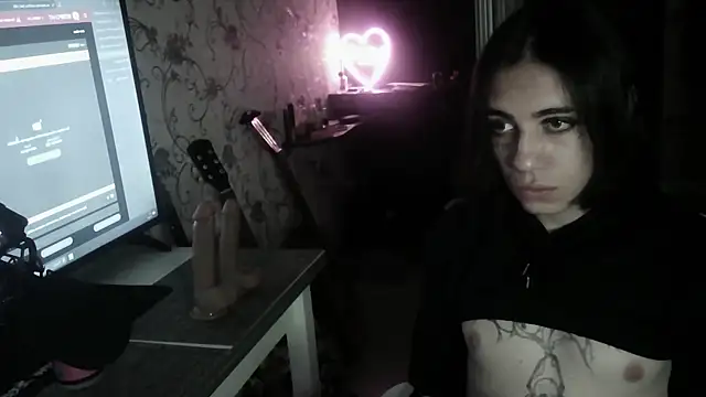 Snapshot of Kira_UwU_666 chatting on July 2026 08:18:02 PM Kira UwU 666 online show from July 2026 08:18:02 PM