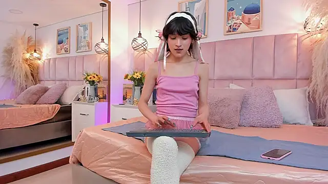 Nahomi Osaki online show from July 2026 12:56:02 PM