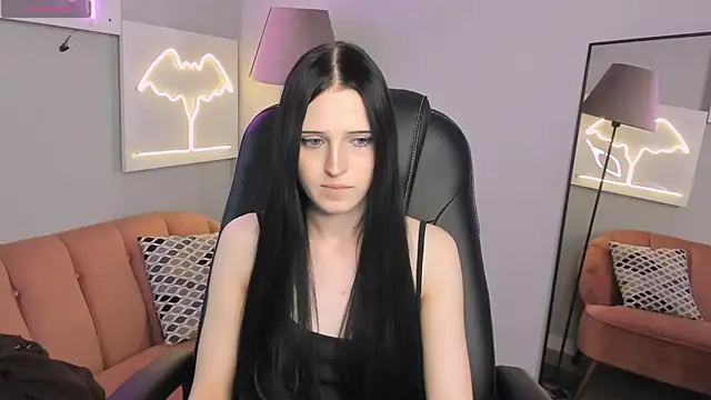 Chloe Kingsley online show from August 2026 05:01:01 PM