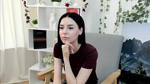 ZinaQuilimaco online show from July 2026 10:10:01 AM