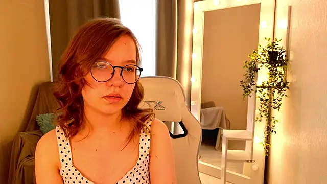 LiaBroock online show from July 2026 02:13:01 PM