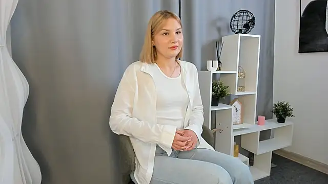 AmiraHofmeister online show from July 2026 10:11:01 AM