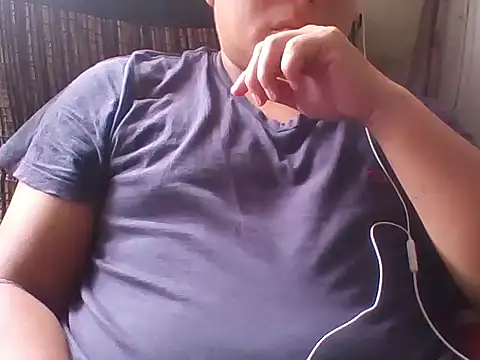 roberto17293 online show from July 2026 06:15:02 PM