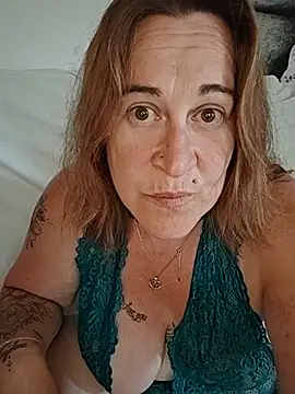 lescoquinou76 online show from July 2026 06:20:01 PM