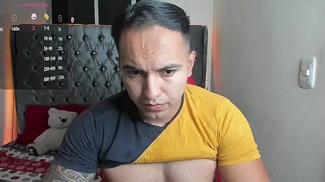 Snapshot of mrloganfuck1 chatting on April 2026 05:46:01 AM mrloganfuck1 online show from April 2026 05:46:01 AM