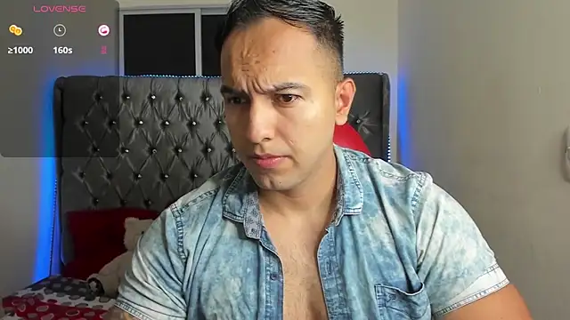 Snapshot of mrloganfuck1 chatting on April 2026 06:02:01 AM mrloganfuck1 online show from April 2026 06:02:01 AM