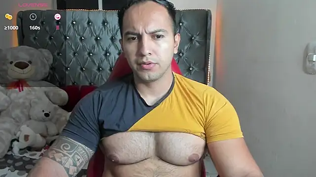 Snapshot of mrloganfuck1 chatting on May 2026 06:40:02 AM mrloganfuck1 online show from May 2026 06:40:02 AM
