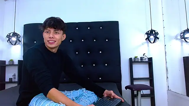Didy Hard26 online show from July 2026 04:39:33 PM