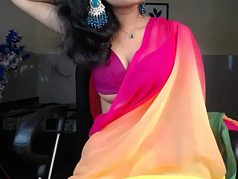 Snapshot of Loving_heena chatting on July 2026 07:18:02 AM Loving heena online show from July 2026 07:18:02 AM