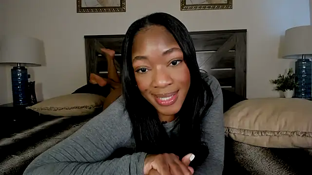 nicolesolace online show from April 2026 09:04:02 PM