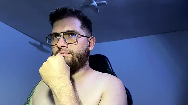 Snapshot of Axelsterling_ chatting on July 2026 04:45:01 AM Axelsterling online show from July 2026 04:45:01 AM