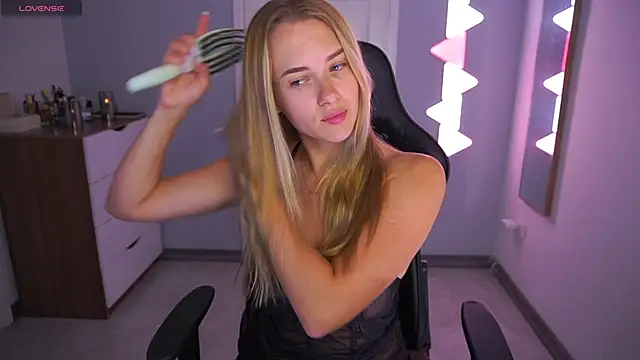 DanikaDillan online show from October 2025 12:33:02 AM