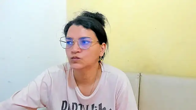 MARILYN GARCIA online show from April 2026 02:11:01 PM