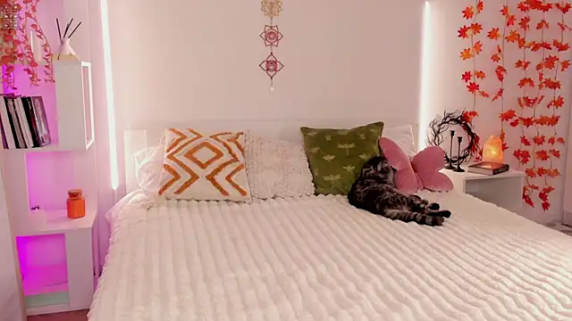 LoveJuliya online show from November 2025 01:04:02 AM