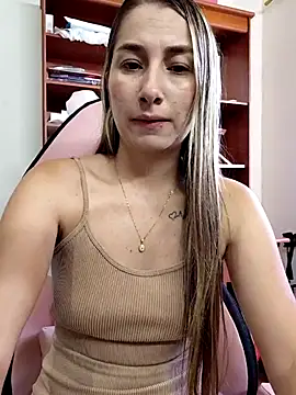 Lipzzy sun20 online show from August 2026 04:31:02 PM