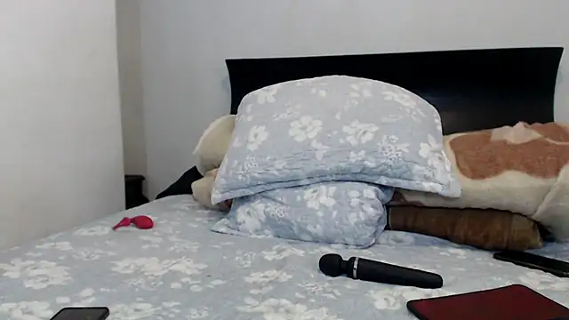 Snapshot of leanna23 chatting on February 2025 10:37:02 AM leanna23 online show from February 2025 10:37:02 AM