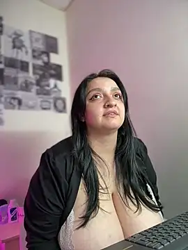 aliceayres797 online show from June 2026 04:13:01 PM