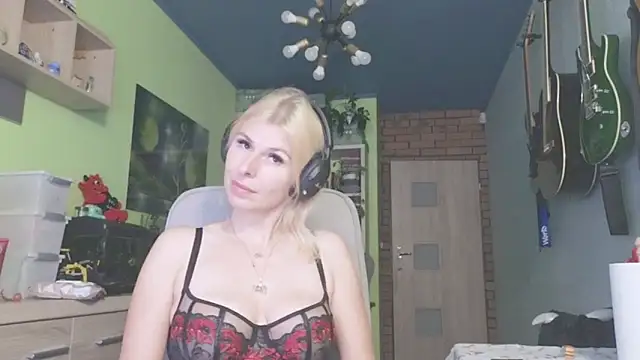 karmija online show from October 2025 08:40:01 PM