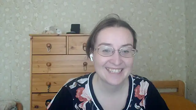 Snapshot of Smart_Rose chatting on April 2026 12:35:02 PM Smart Rose online show from April 2026 12:35:02 PM