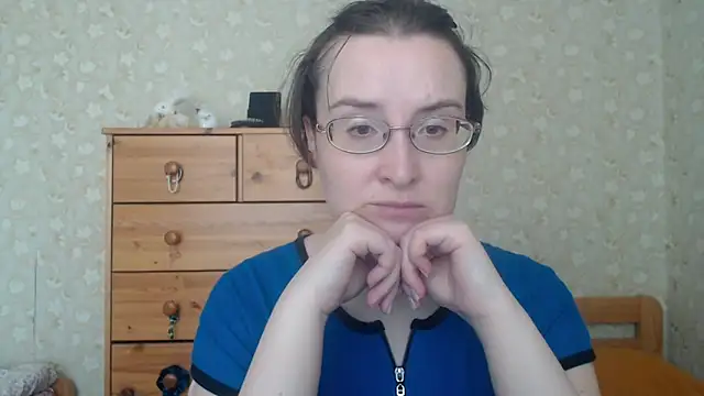 Snapshot of Smart_Rose chatting on April 2026 01:04:02 PM Smart Rose online show from April 2026 01:04:02 PM