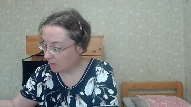 Snapshot of Smart_Rose chatting on May 2026 01:43:02 PM Smart Rose online show from May 2026 01:43:02 PM