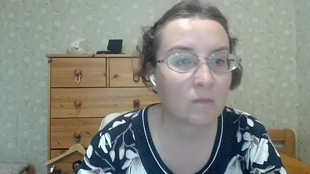 Snapshot of Smart_Rose chatting on June 2026 04:13:01 PM Smart Rose online show from June 2026 04:13:01 PM