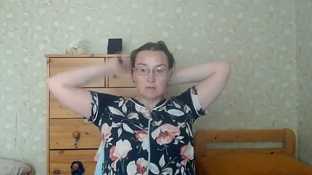 Snapshot of Smart_Rose chatting on June 2026 04:37:01 AM Smart Rose online show from June 2026 04:37:01 AM