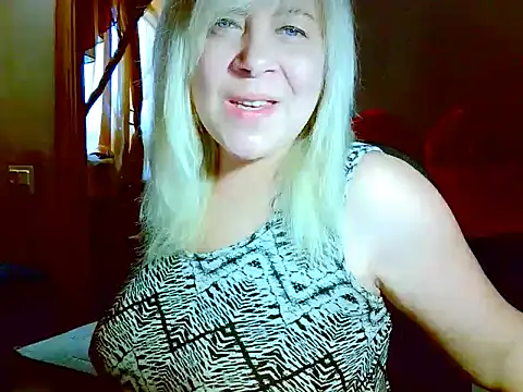 Snapshot of AgoniA7 chatting on May 2026 06:54:02 AM AgoniA7 online show from May 2026 06:54:02 AM