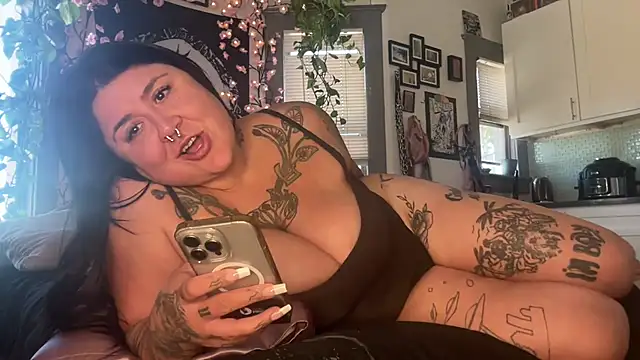 Snapshot of Sad1st1kSadie chatting on January 2026 08:36:02 PM Sad1st1kSadie online show from January 2026 08:36:02 PM