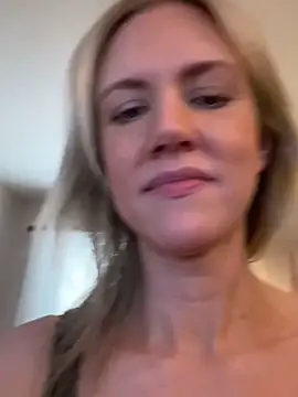 Kay Cakes online show from December 2025 04:46:02 PM