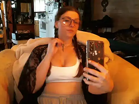 Snapshot of katie_kitten38 chatting on January 2026 01:59:01 PM katie kitten38 online show from January 2026 01:59:01 PM