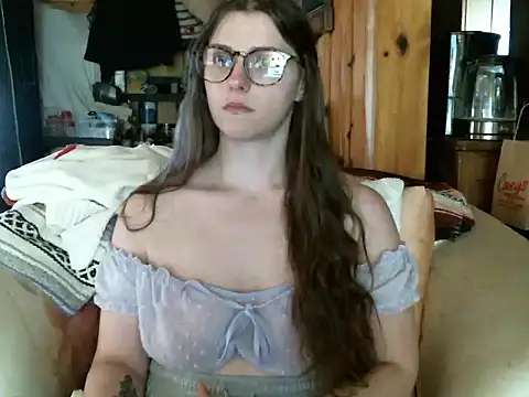 Snapshot of katie_kitten38 chatting on April 2026 02:30:01 PM katie kitten38 online show from April 2026 02:30:01 PM