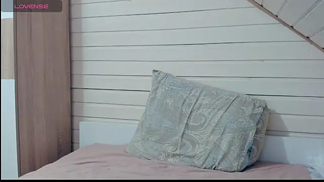 Snapshot of I_AM_MILF chatting on March 2025 07:04:02 PM I AM MILF online show from March 2025 07:04:02 PM