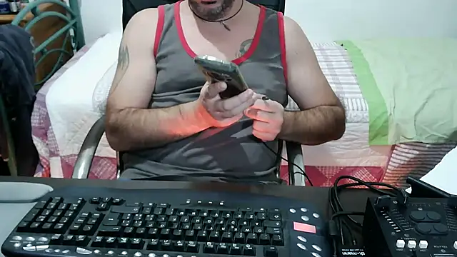 Snapshot of Italian_dark_desire chatting on November 2025 09:58:01 AM Italian dark desire online show from November 2025 09:58:01 AM